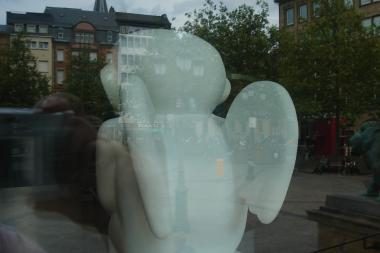 Vilniaus Angelo skulptūra Liuksemburge rodo nugarą