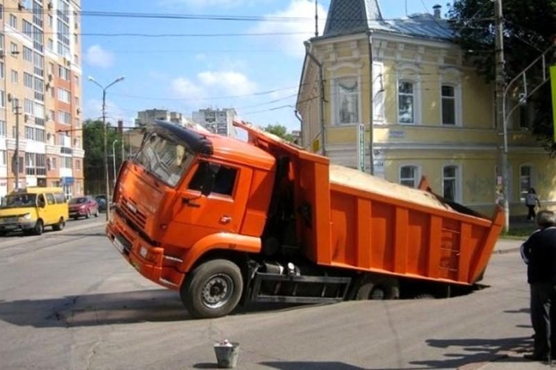 Rusijoje duobių keliuose problema žymiai sudėtingesnė (foto)