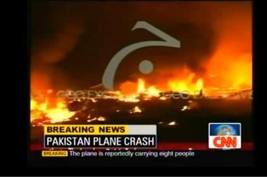 Aviakatastrofa Pakistane: krovininis lėktuvas nukrito tankiai apgyvendintame rajone