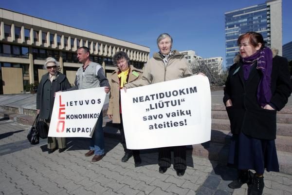Prie Seimo - mitingas prieš „Leo LT“