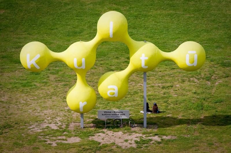 Vilniaus savivaldybė nugriaus paskutinį VEKS simbolį – „molekulę“