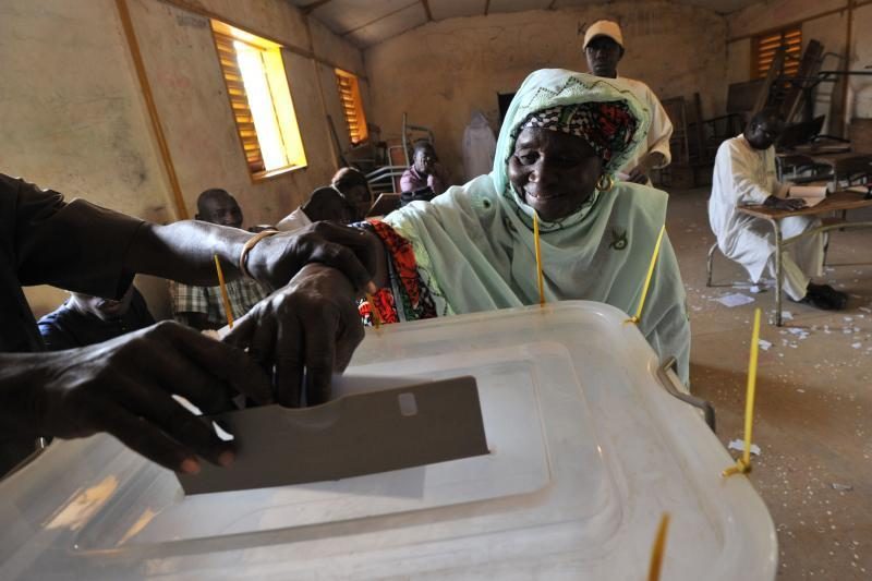 Senegale vyksta balsavimas antrajame prezidento rinkimų rate 