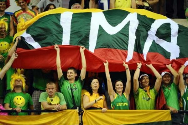 Lietuvos krepšinio rinktinės fanai triumfuoja: būgnus į arenas įsinešti bus galima 