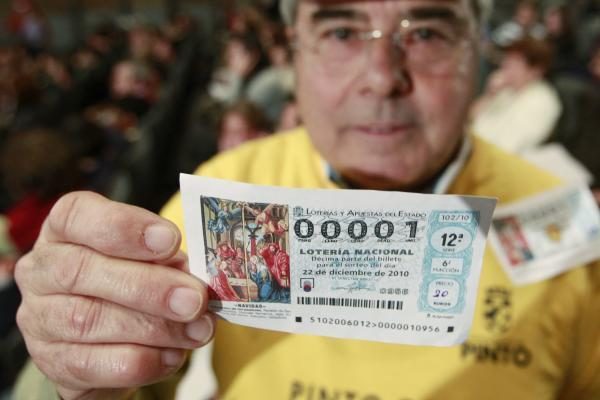 Ispanijoje išdalyti „riebiausios“ pasaulyje loterijos prizai