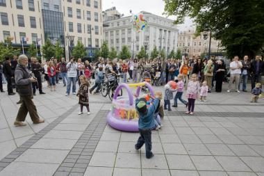 Protestuojantys tėvai: iš mažiausio atimti lengviausia