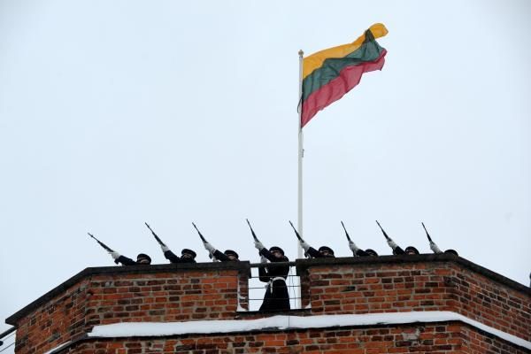 Gedimino kalno Pilies bokšte vyko Lietuvos vėliavos dienos paminėjimas