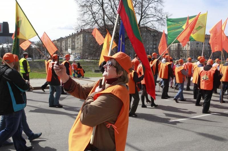 Darbo dienos proga šimtai žmonių dalyvavo eitynėse Vilniaus centre