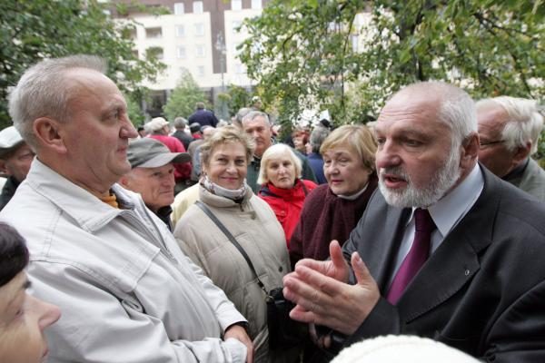 Prie Seimo - pensininkų, „frontininkų