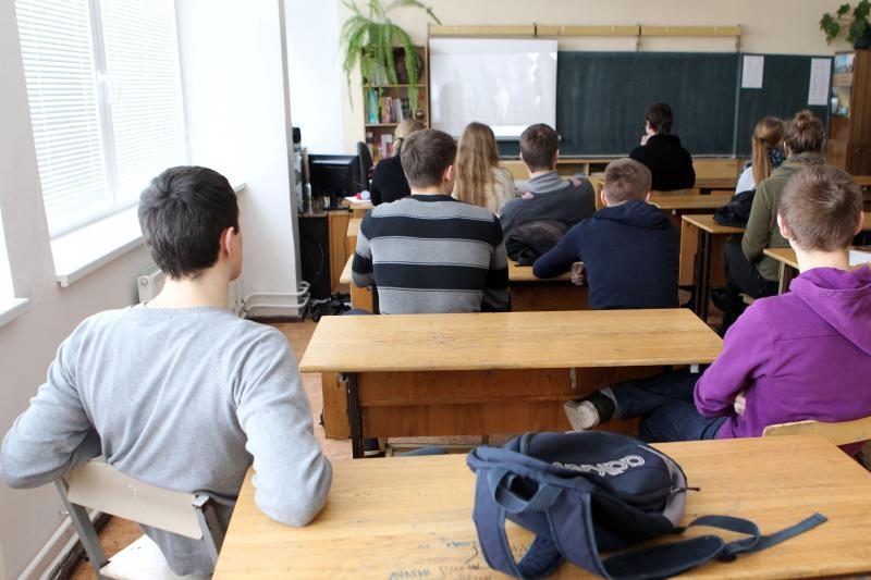 Vilniaus policija sulaikė mokytoją ir bendraklasius terorizavusį mokinį