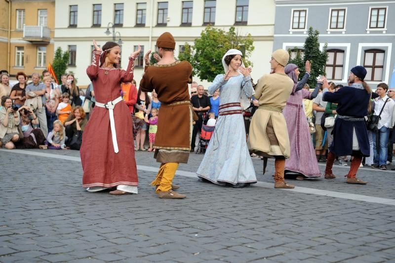 Šv.Baltramiejaus mugę sostinėje vainikavo baltarusių pasirodymas