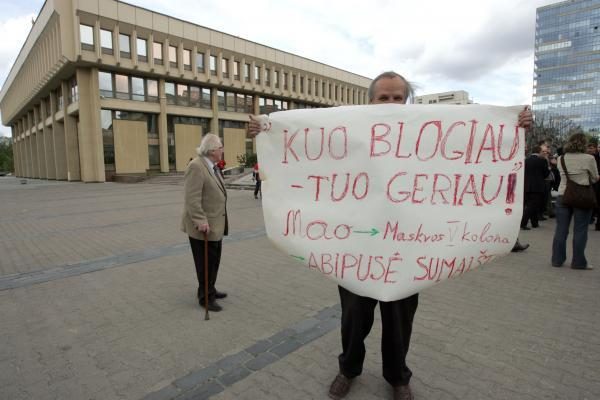 Prie Seimo menininkai klausė: „Sudie, kultūra?“ (papildyta 17:41)