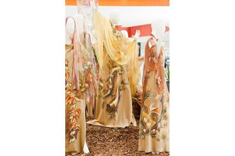 Pristatoma Ramutės Stakėnienės suknelių kolekcija 