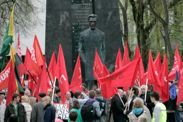 Gegužės 1-ąją minėjo frontininkai, prorusiškas jaunimas ir profsąjungos (papildyta)