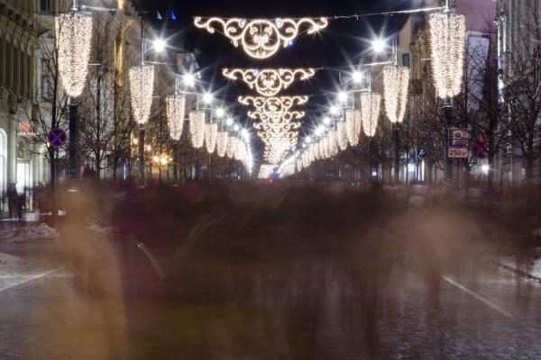 Kalėdos sostinėje: eglės įžiebimą išgelbėjo fejerverkai
