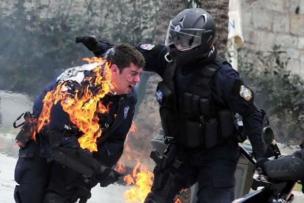 Atėnuose policija susirėmė su demonstrantais