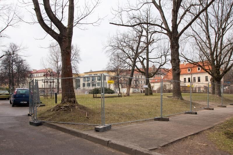 Sereikiškių parke - tinklų tiesimo darbai, archeologiniai kasinėjimai
