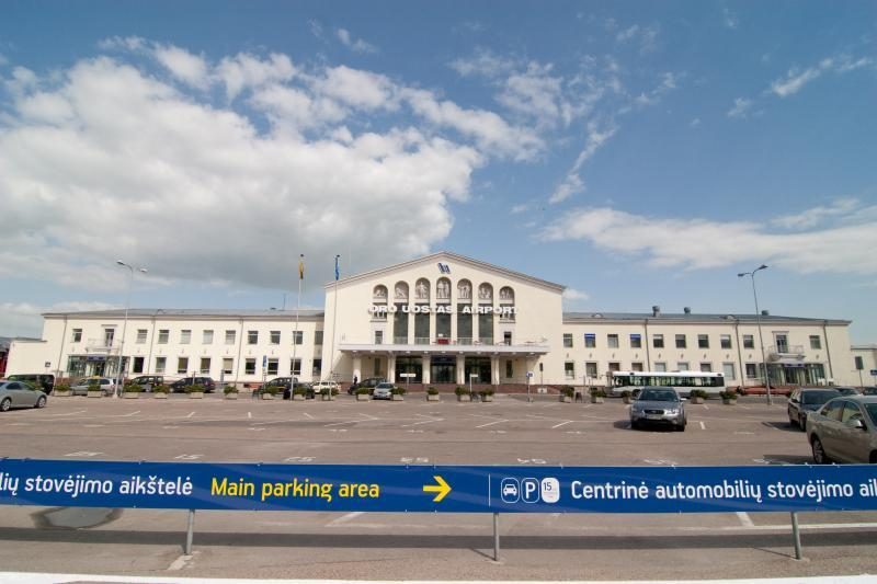 Vilniaus oro uostui gresia grumtynės dėl stovėjimo aikštelių