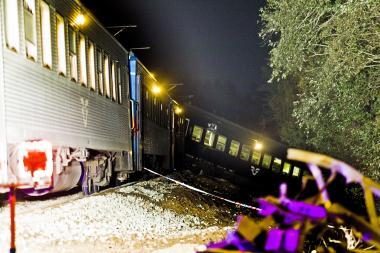 Norvegijoje nuo bėgių nuvirto traukinys, daug sužeistų