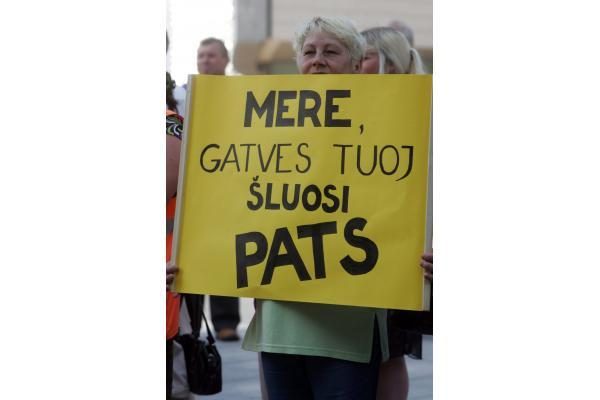 Miesto tvarkytojai: mere, gatves tuoj šluosi pats! (papildyta)