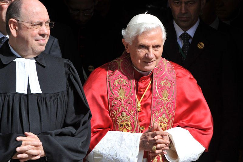 Nuo kunigų pedofilų nukentėję italai nori susitikti su popiežiumi