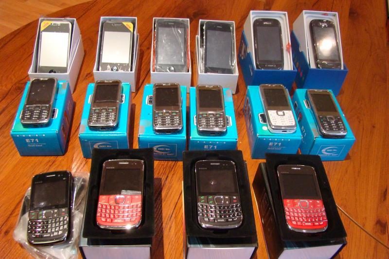 Vilnietis prekiavo „iPhone“ ir „BlackBerry“ telefonų klastotėmis