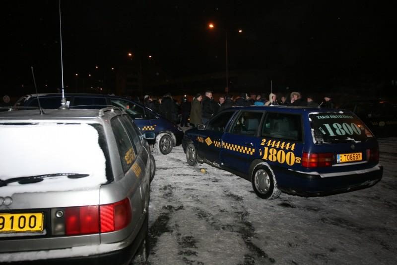 Vilniaus taryba taksistus laikinai atleido nuo rinkliavos