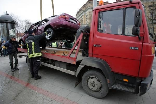 Į Nerį įlėkęs automobilis rastas po Mindaugo tiltu (papildyta)