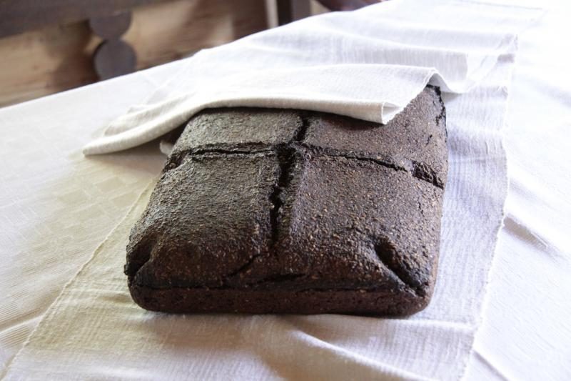 Mokslininkai: kasdien juodą duoną valgykite triskart