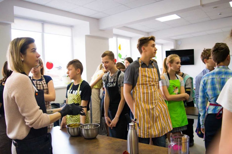 Prezidento Valdo Adamkaus gimnazijoje – sveikų patiekalų gaminimo konkursas