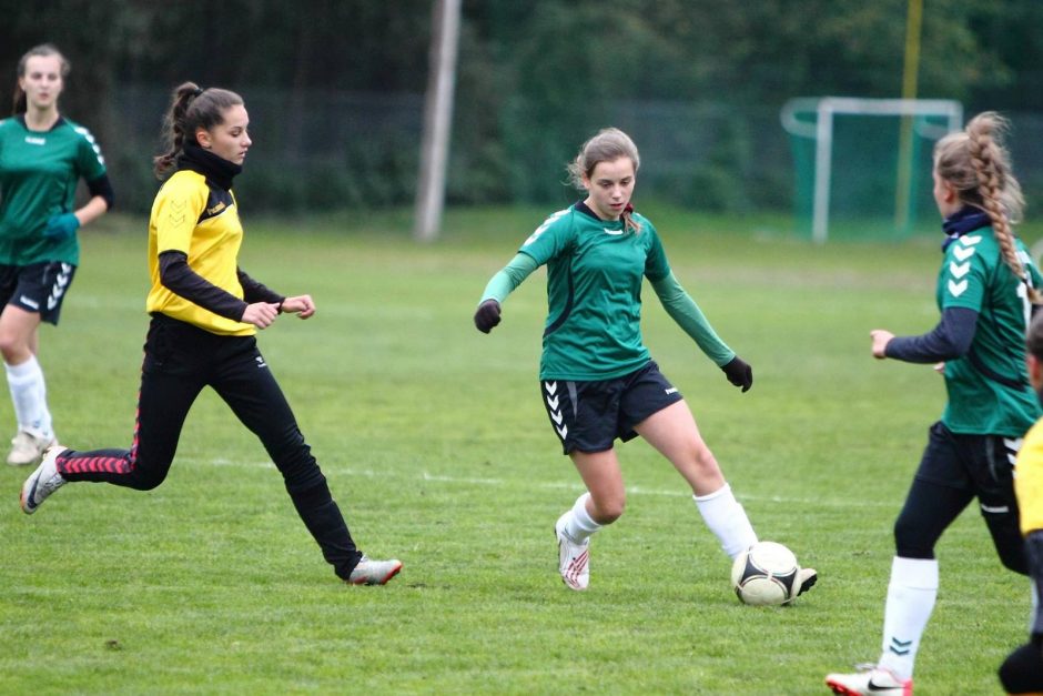 Lietuvos moterų futbolo A lygoje – „Žalgirio“ ir „Gintra-Universitetas“ lygiosios