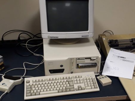 Skelbimas - Ieškau senų retro kompiuterių