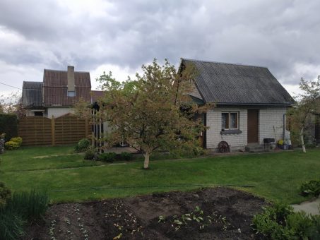 Skelbimas - Parduodamas sodo namas (80 m2) su ūkiniu pastatu (20m2) 6 arai