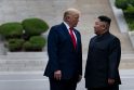Donaldas Trumpas (kairėje), Kim Jong Unas (dešinėje)