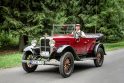 Solidu: ponas Saulius ir &quot;Studebaker Erskine Model 50 Touring&quot;, 1927 m. Automobilio savininkas – Dalius Linkevičius.