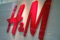 Švedijos „Hennes &amp; Mauritz“ ketvirčio pelnas smuko 15 proc.