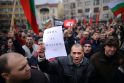 Bulgarijoje protestuotojai dėl elektros sąskaitų susirėmė su policija
