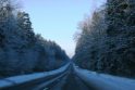 Sninga beveik visoje Lietuvoje, eismo sąlygos - sudėtingos 