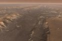 Marso, kaip ir Žemės, paviršius sudarytas iš slenkančių plokščių