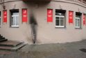 Į socialdemokratų patalpas Vilniuje naktį mestas butelis su degiu skysčiu (papildyta)