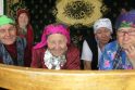 Dainuojančios „babuškos“ griauna rusiškus stereotipus