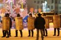 Baltarusijos VRM: šimtai per opozicijos akciją Minske sulaikytų žmonių bus teisiami