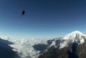 Drąsuoliai nuo Everesto šoko su parašiutu