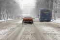 Telšių apskrityje dėl smarkaus sniego eismo sąlygos - sudėtingos