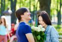 Mokslininkai: vyrai yra romantiškesni nei moterys
