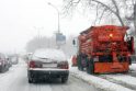 Kelių būklė: slidu, nevisi keliai yra barstomi