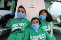 Baimė: Meksikoje dauguma žmonių nedrįsta gatvėse pasirodyti be respiratorių.