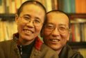 Kankinys: Nobelio taikos premijos laureato L.Xiaobo žmona Liu Xia, kartą per mėnesį vyrą lankanti kalėjime, sako, kad jis laikosi gerai.