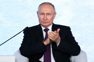 V. Putinas žada iki metų pabaigos paskelbti, ar dalyvaus 2024 metų rinkimuose