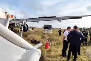 Rusijoje keleivinis lėktuvas turėjo avariniu būdu tūpti Sibiro laukuose