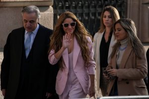 Mokesčius slėpusi Shakira susitarė sudaryti sandorį su Ispanijos prokurorais